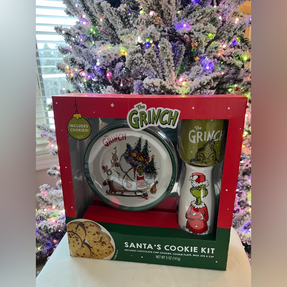 The Grinch Santa’s‎ Cookie Kit – Plate, Mug, Milk Jug + Cookies | New in Box